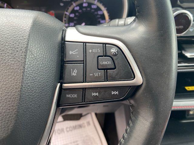 used 2023 Toyota Highlander car, priced at $39,046