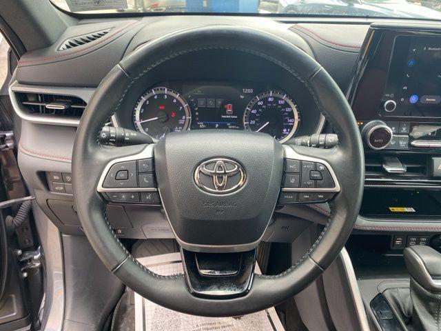 used 2023 Toyota Highlander car, priced at $39,046