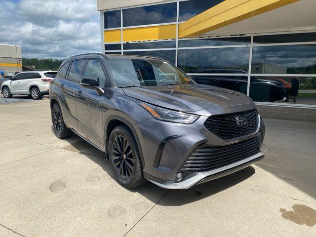 used 2023 Toyota Highlander car, priced at $39,046