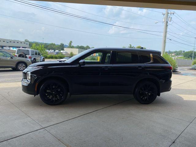 used 2023 Mitsubishi Outlander car, priced at $25,989