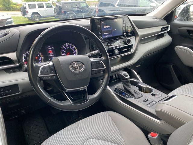 used 2021 Toyota Highlander car, priced at $24,898