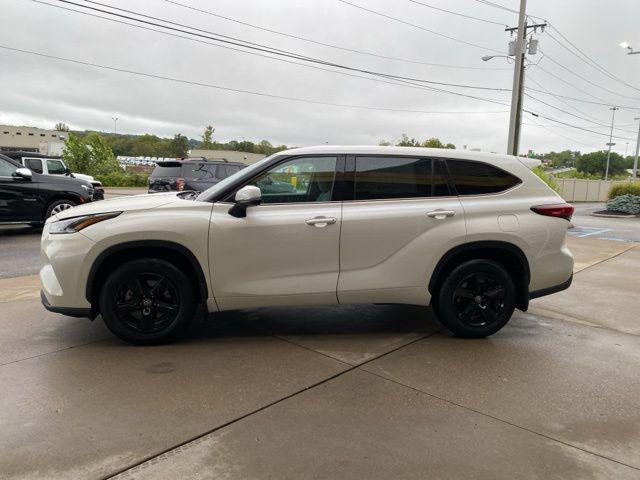 used 2021 Toyota Highlander car, priced at $24,898