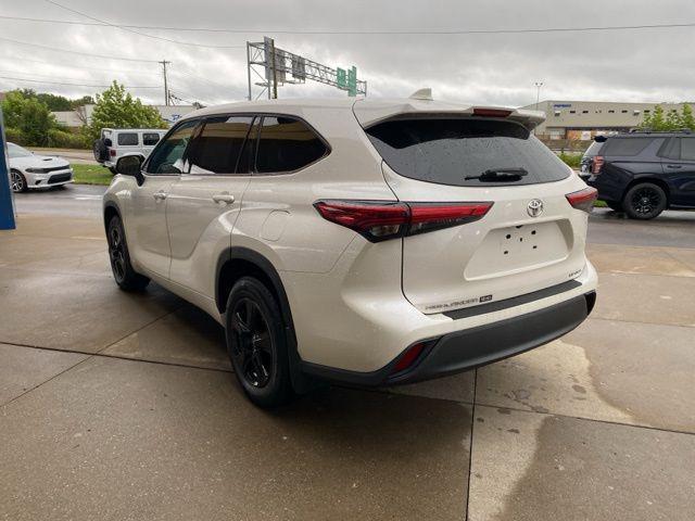 used 2021 Toyota Highlander car, priced at $24,898