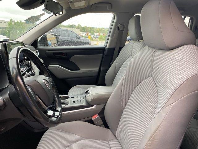 used 2021 Toyota Highlander car, priced at $24,898
