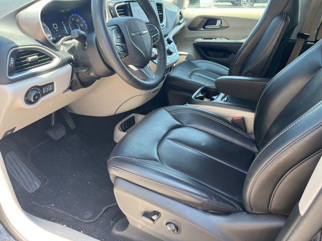 used 2023 Chrysler Pacifica car