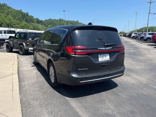used 2023 Chrysler Pacifica car
