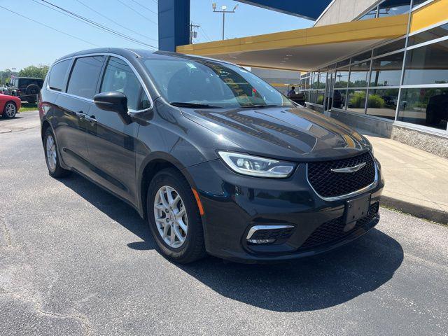used 2023 Chrysler Pacifica car