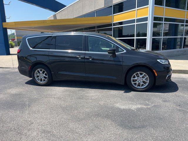 used 2023 Chrysler Pacifica car
