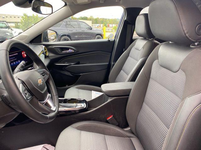 used 2024 Chevrolet Trax car, priced at $19,284