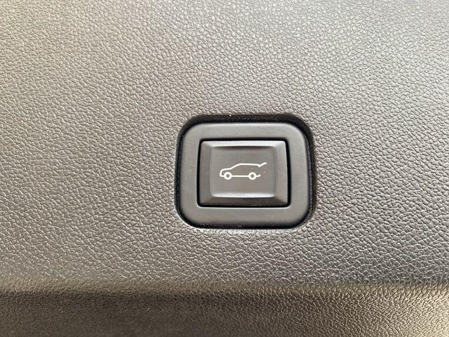 used 2023 Cadillac XT6 car, priced at $35,911