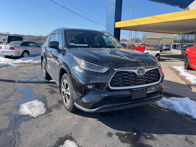 used 2021 Toyota Highlander car, priced at $23,884