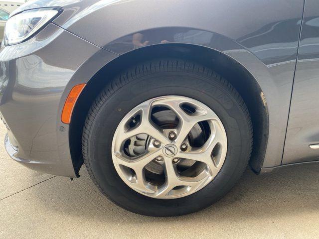 used 2022 Chrysler Pacifica car, priced at $24,632