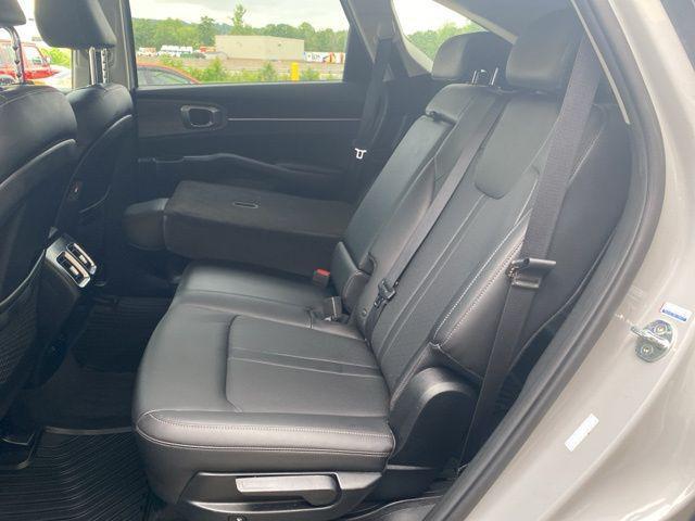 used 2022 Kia Sorento car, priced at $28,760