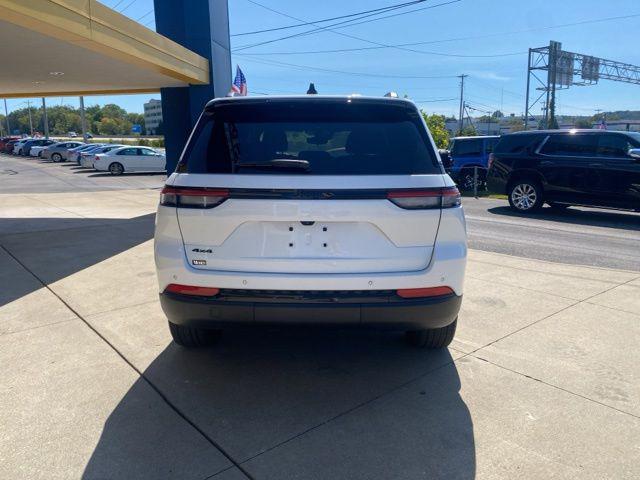 used 2022 Jeep Grand Cherokee car, priced at $29,419