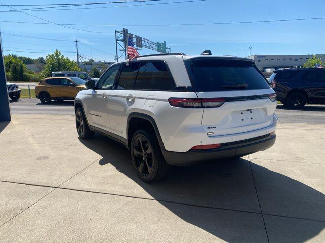 used 2022 Jeep Grand Cherokee car, priced at $29,419