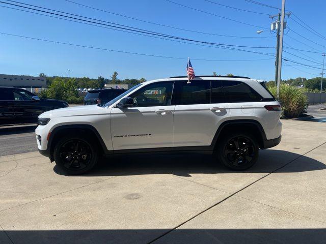 used 2022 Jeep Grand Cherokee car, priced at $29,419