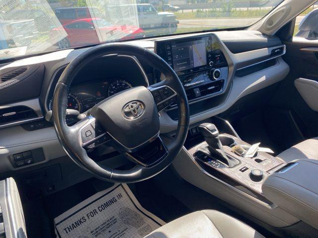 used 2021 Toyota Highlander car, priced at $32,751