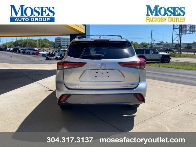 used 2021 Toyota Highlander car, priced at $34,096