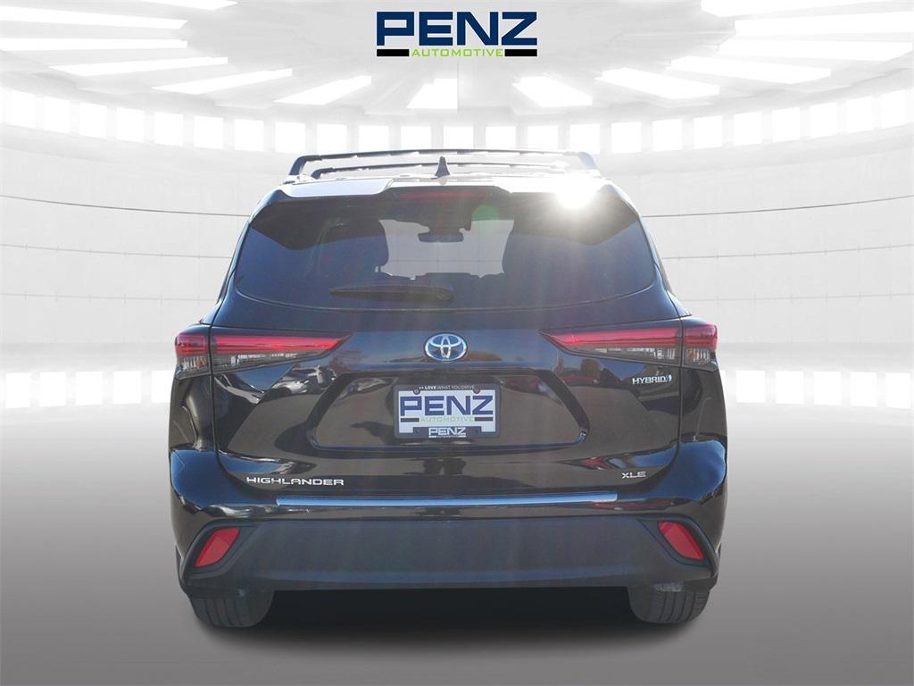 used 2023 Toyota Highlander Hybrid car, priced at $40,900