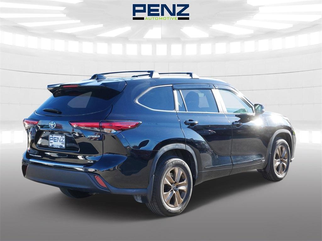 used 2023 Toyota Highlander Hybrid car, priced at $40,900