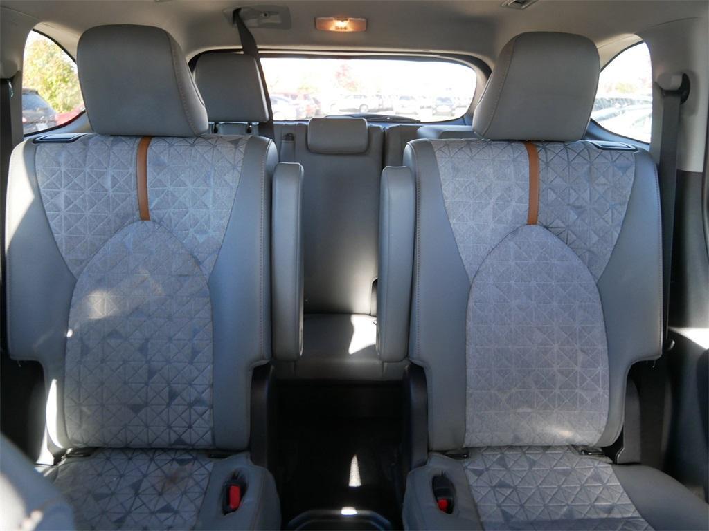 used 2023 Toyota Highlander Hybrid car, priced at $40,900