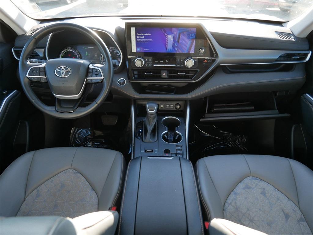 used 2023 Toyota Highlander Hybrid car, priced at $40,900