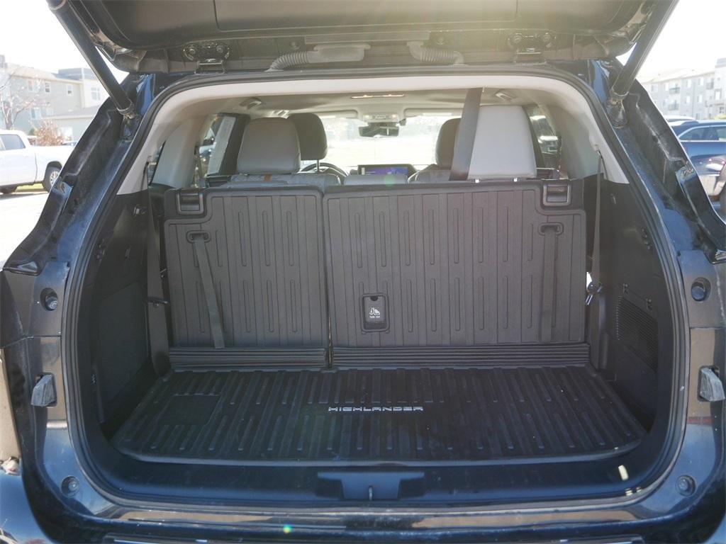 used 2023 Toyota Highlander Hybrid car, priced at $40,900