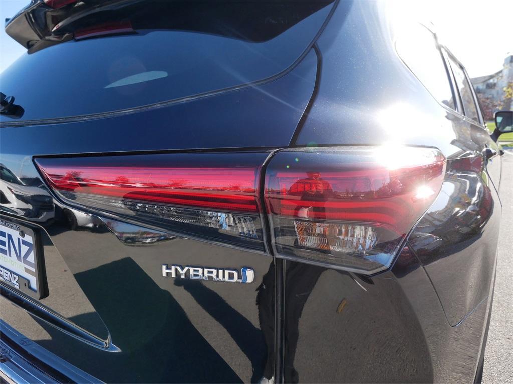 used 2023 Toyota Highlander Hybrid car, priced at $40,900