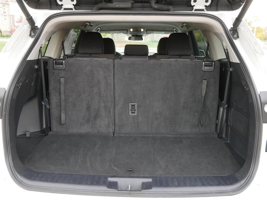 used 2024 Toyota Highlander car, priced at $31,500