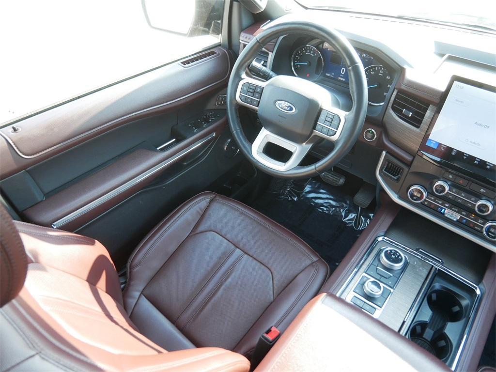 used 2024 Ford Expedition car, priced at $48,900