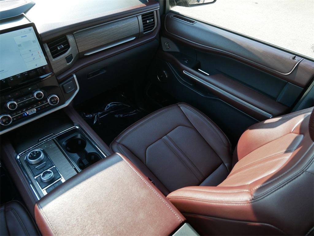 used 2024 Ford Expedition car, priced at $48,900