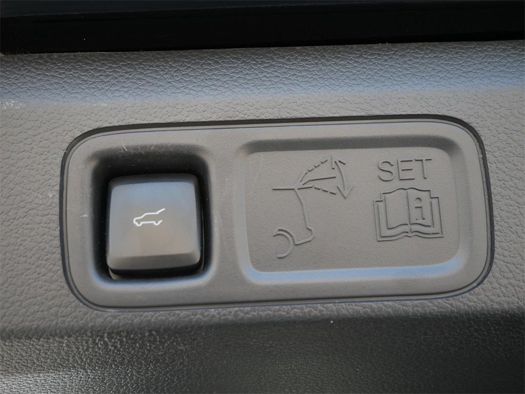 used 2024 Ford Expedition car, priced at $48,900