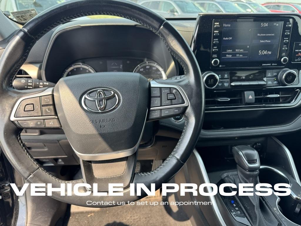 used 2022 Toyota Highlander car, priced at $35,500