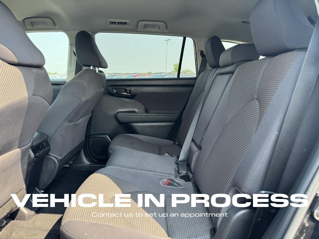 used 2022 Toyota Highlander car, priced at $35,500