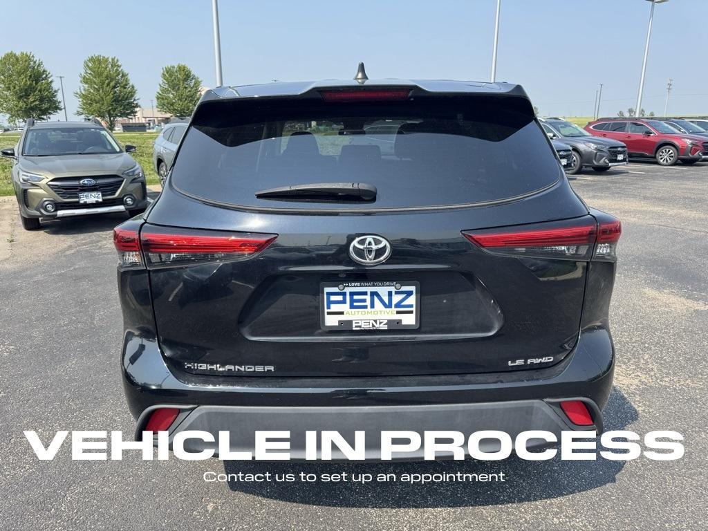 used 2022 Toyota Highlander car, priced at $35,500