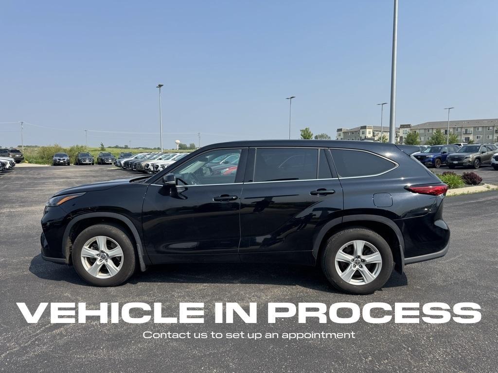 used 2022 Toyota Highlander car, priced at $35,500