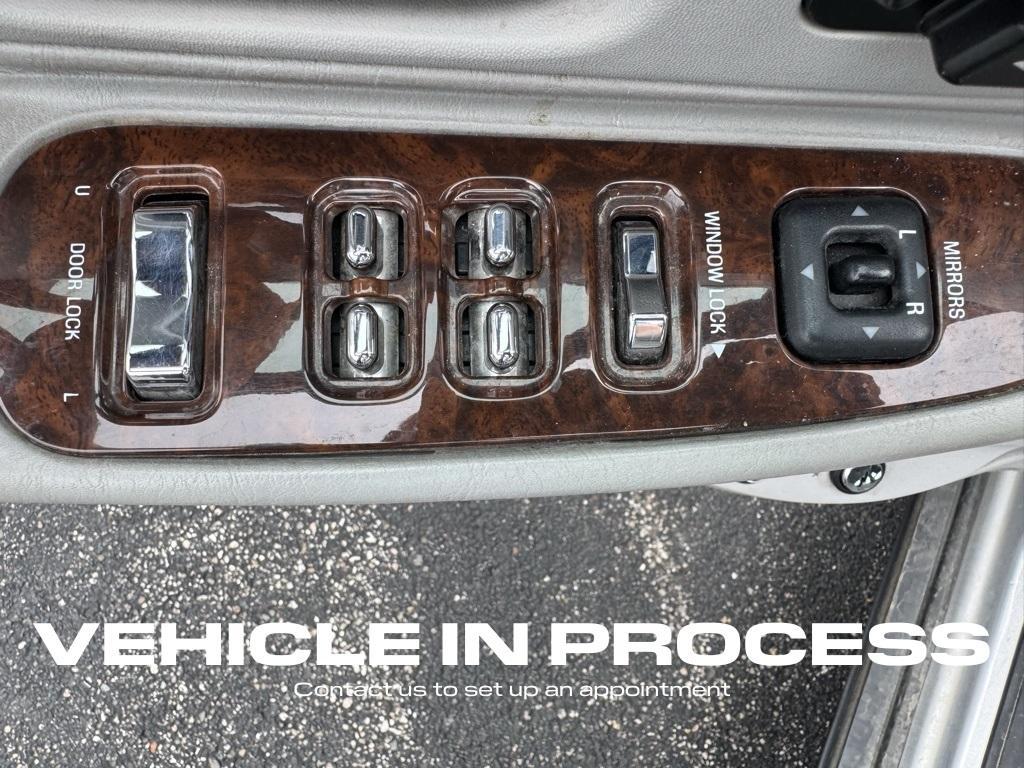 used 2002 Lincoln Town Car car, priced at $7,000