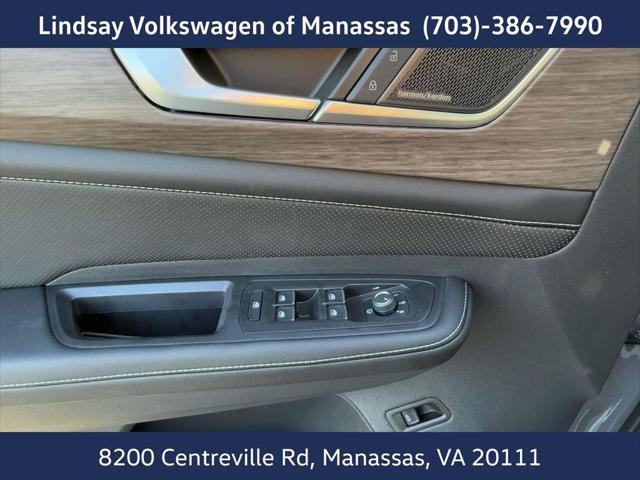 new 2025 Volkswagen Atlas car, priced at $50,365