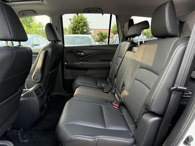 used 2022 Honda Pilot car, priced at $35,557