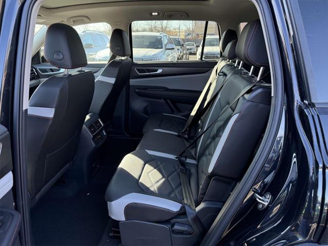 new 2025 Volkswagen Atlas car, priced at $44,784