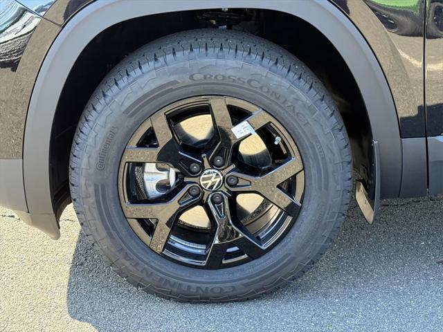 new 2025 Volkswagen Atlas car, priced at $44,784