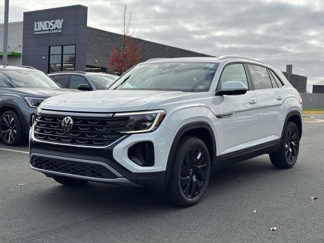 new 2025 Volkswagen Atlas Cross Sport car, priced at $43,656