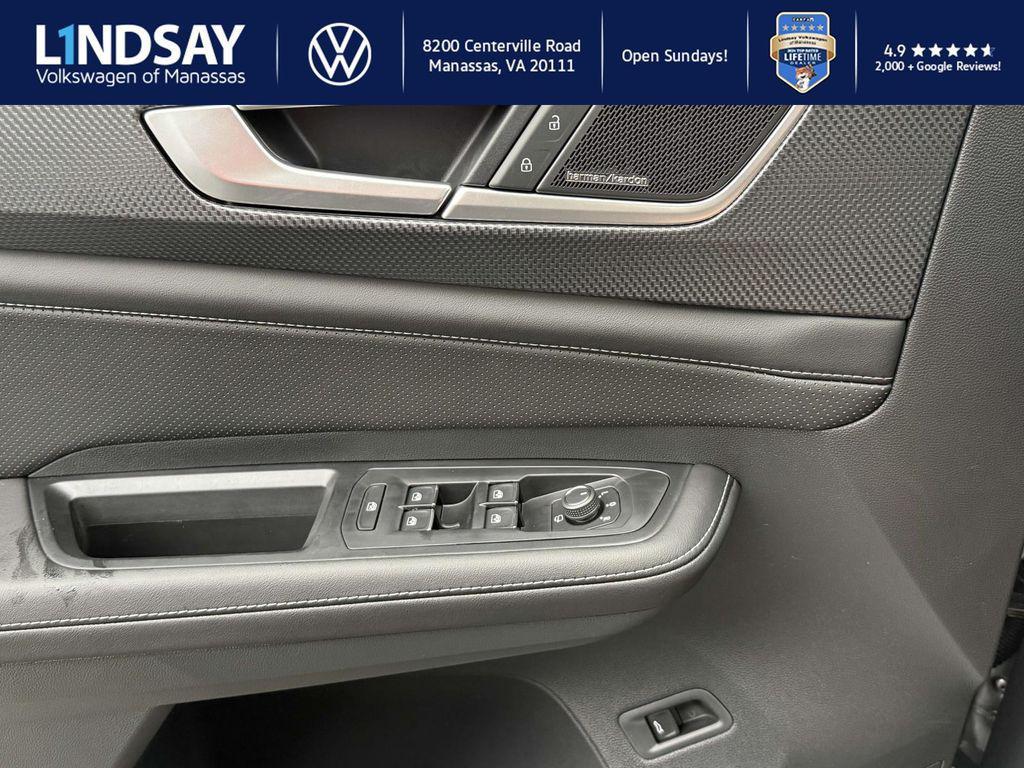 new 2026 Volkswagen Atlas Cross Sport car, priced at $54,054