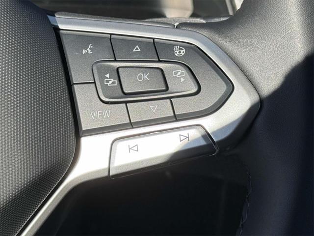 new 2025 Volkswagen Atlas car, priced at $44,784