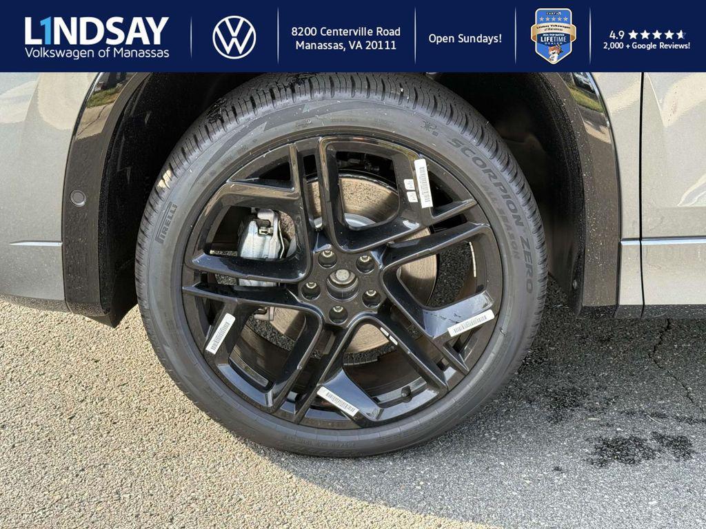 new 2025 Volkswagen Tiguan car, priced at $36,805