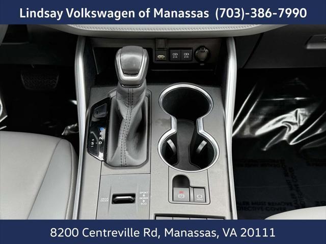 used 2020 Toyota Highlander Hybrid car, priced at $32,997