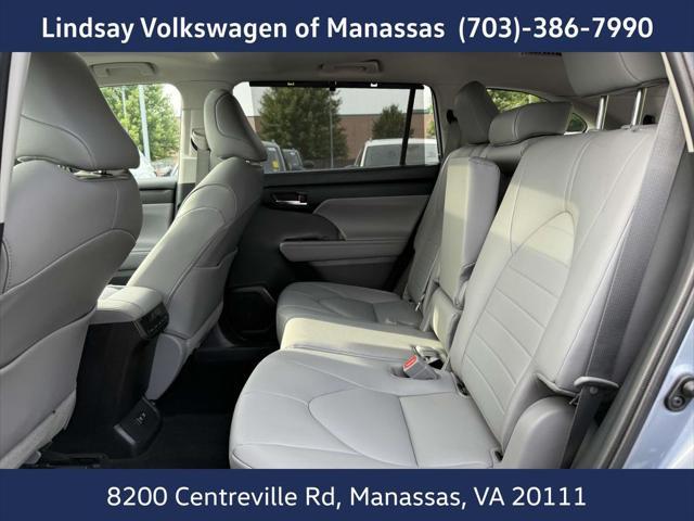 used 2020 Toyota Highlander Hybrid car, priced at $32,997