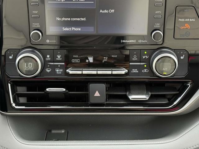 used 2020 Toyota Highlander Hybrid car, priced at $34,997