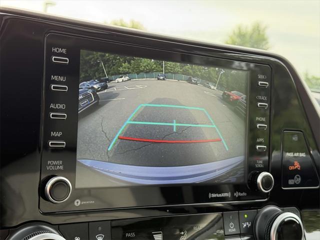 used 2020 Toyota Highlander Hybrid car, priced at $34,997