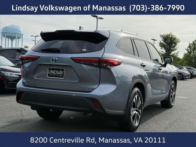 used 2020 Toyota Highlander Hybrid car, priced at $32,997